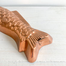 Load image into Gallery viewer, Hanging Copper Fish Mold
