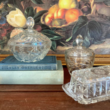 Load image into Gallery viewer, Lidded Crystal Dish - Medium