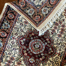 Load image into Gallery viewer, Vintage Floral Oriental Rug