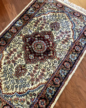Load image into Gallery viewer, Vintage Floral Oriental Rug