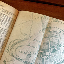 Load image into Gallery viewer, 1965 Guide Historique Des Rues De Paris Vintage Book