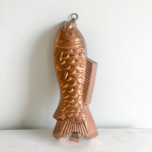Load image into Gallery viewer, Hanging Copper Fish Mold
